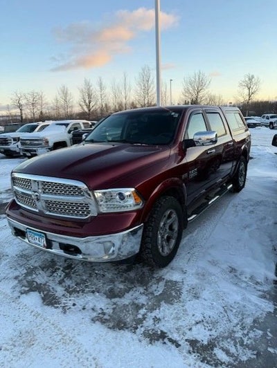 2017 RAM 1500 Laramie Crew Cab 4x4 5'7" Box