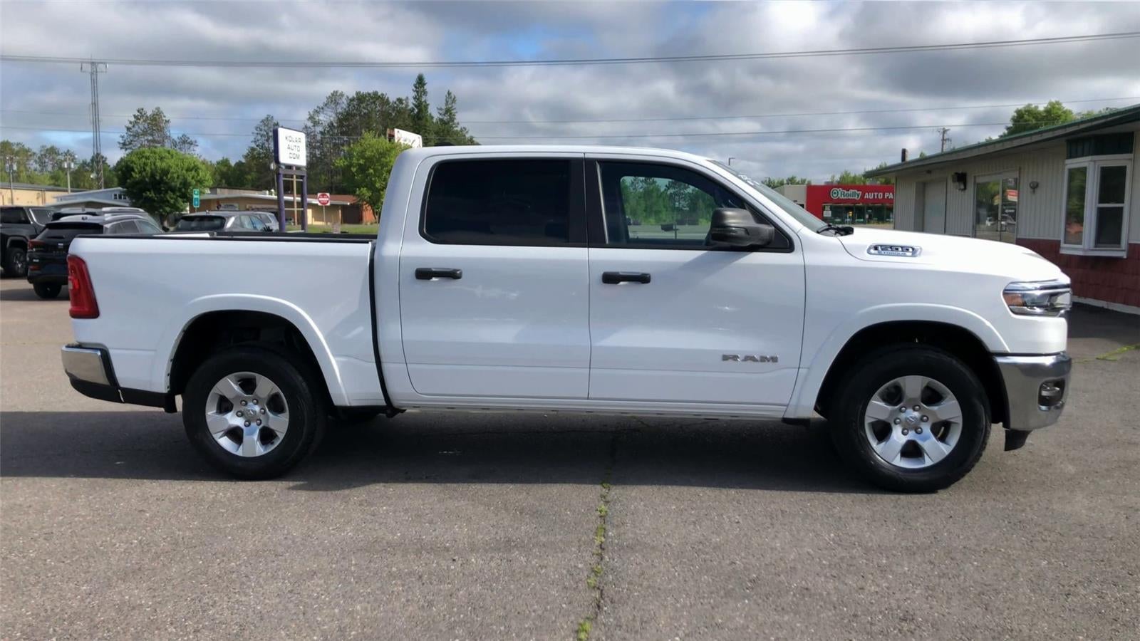 2025 RAM 1500 Big Horn Crew Cab 4x4 5'7" Box