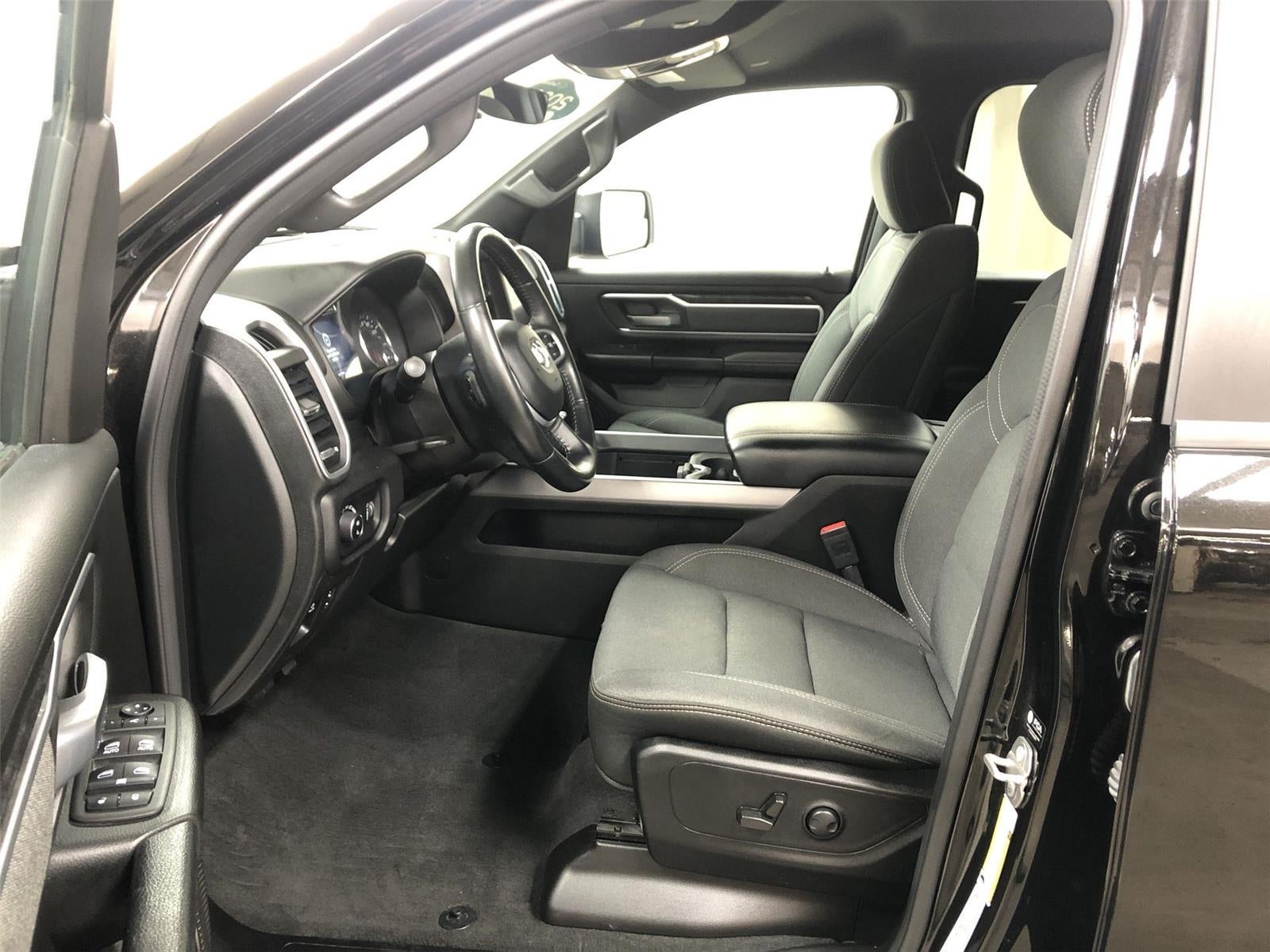 2022 RAM 1500 Big Horn Crew Cab 4x4 5'7" Box