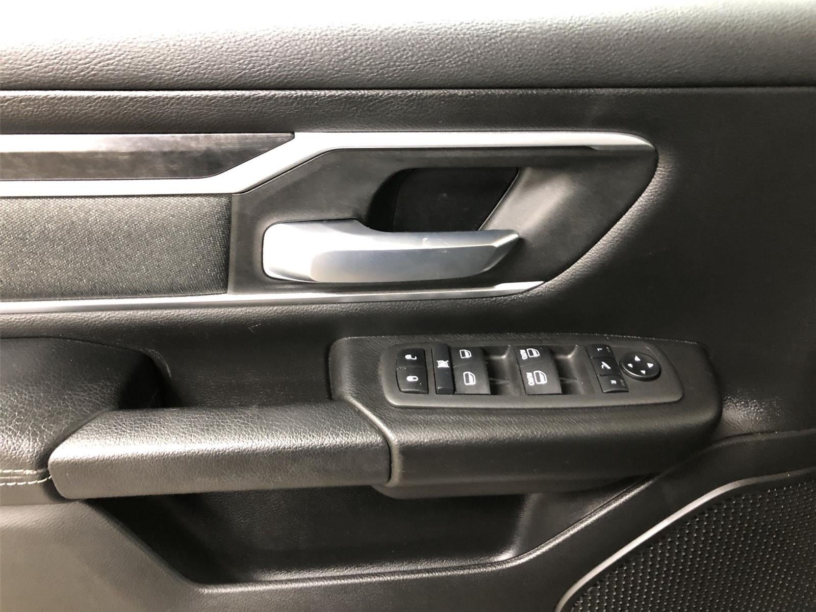 2022 RAM 1500 Big Horn Crew Cab 4x4 5'7" Box