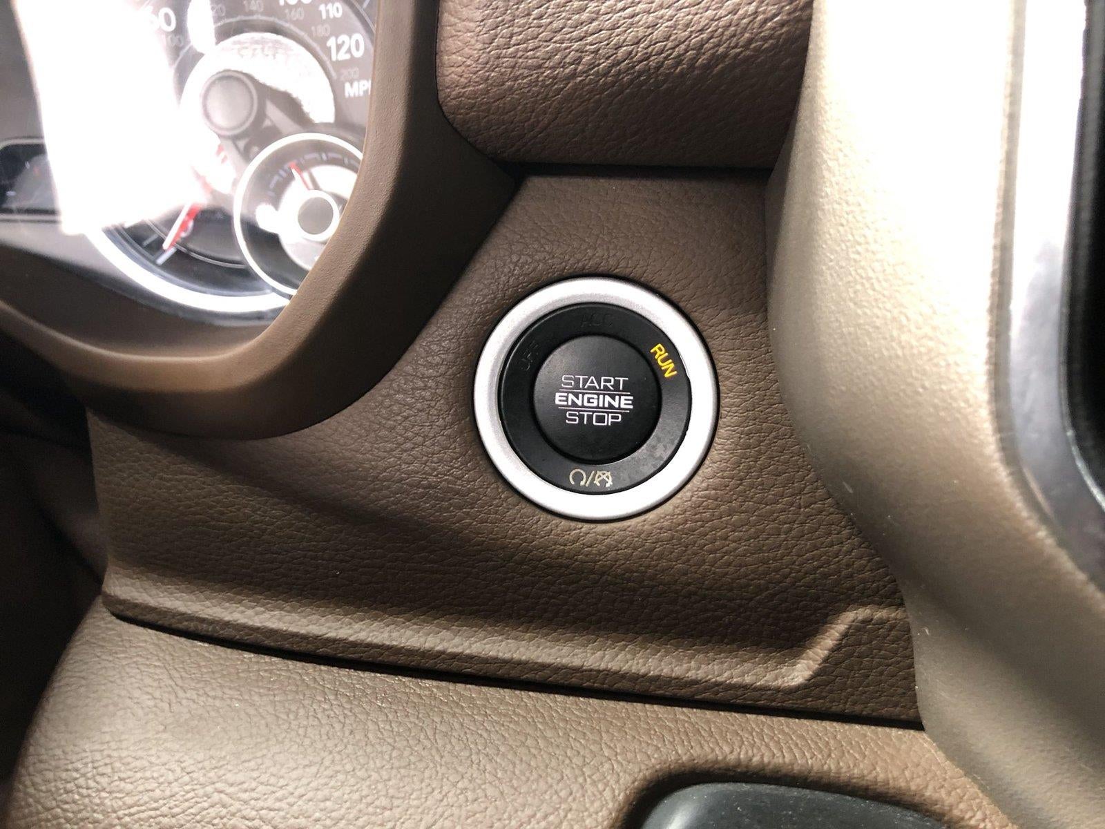 2022 RAM 1500 Laramie Crew Cab 4x4 5'7" Box