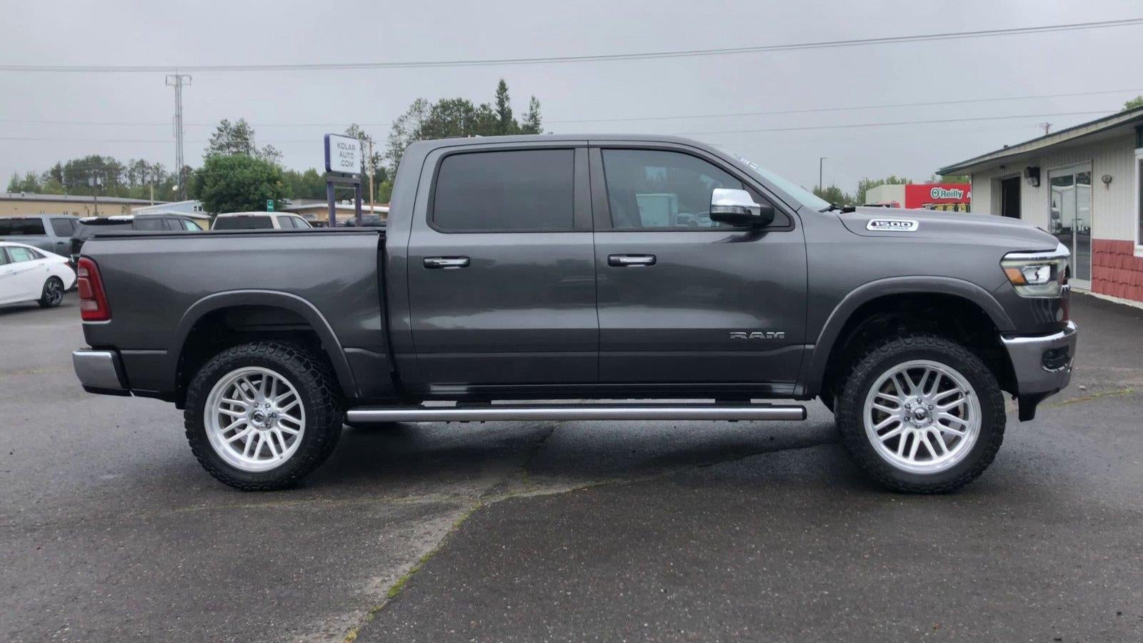 2022 RAM 1500 Laramie Crew Cab 4x4 5'7" Box