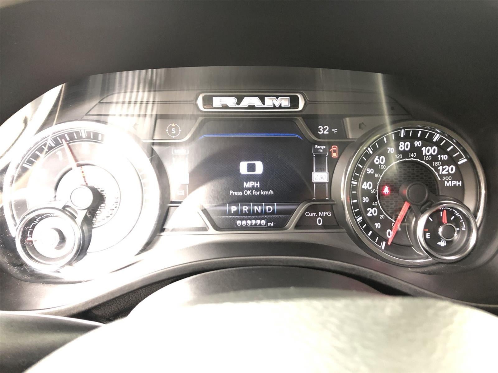 2020 RAM 1500 Laramie Crew Cab 4x4 5'7" Box