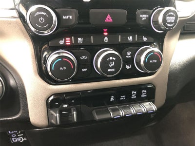 2020 RAM 1500 Laramie Crew Cab 4x4 5'7" Box