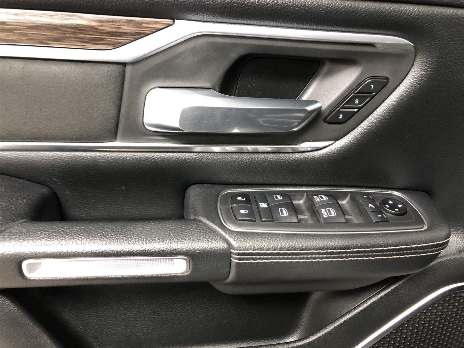 2020 RAM 1500 Laramie Crew Cab 4x4 5'7" Box