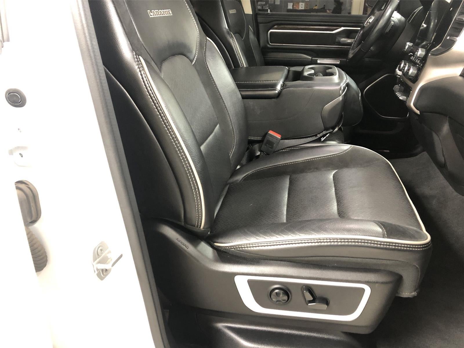 2020 RAM 1500 Laramie Crew Cab 4x4 5'7" Box