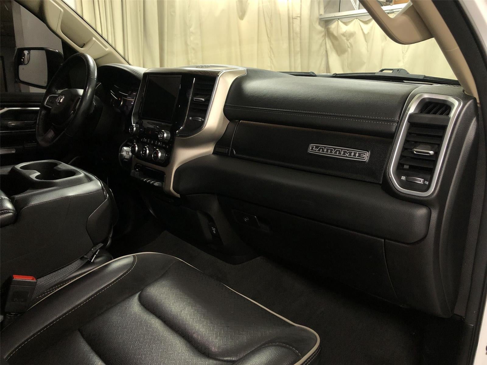2020 RAM 1500 Laramie Crew Cab 4x4 5'7" Box