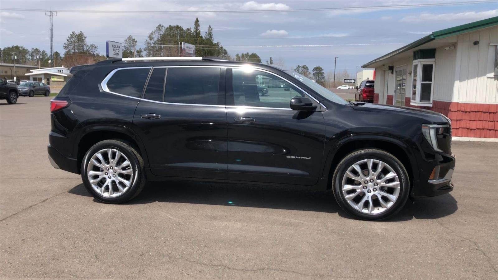 2024 GMC Acadia Denali