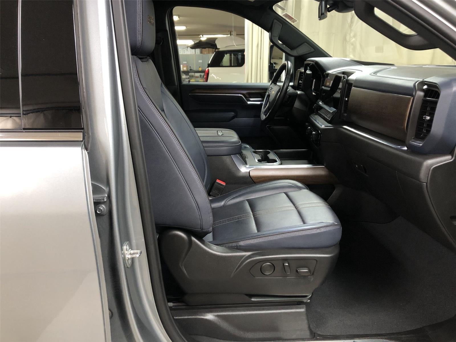 2024 Chevrolet Silverado 3500 HD High Country