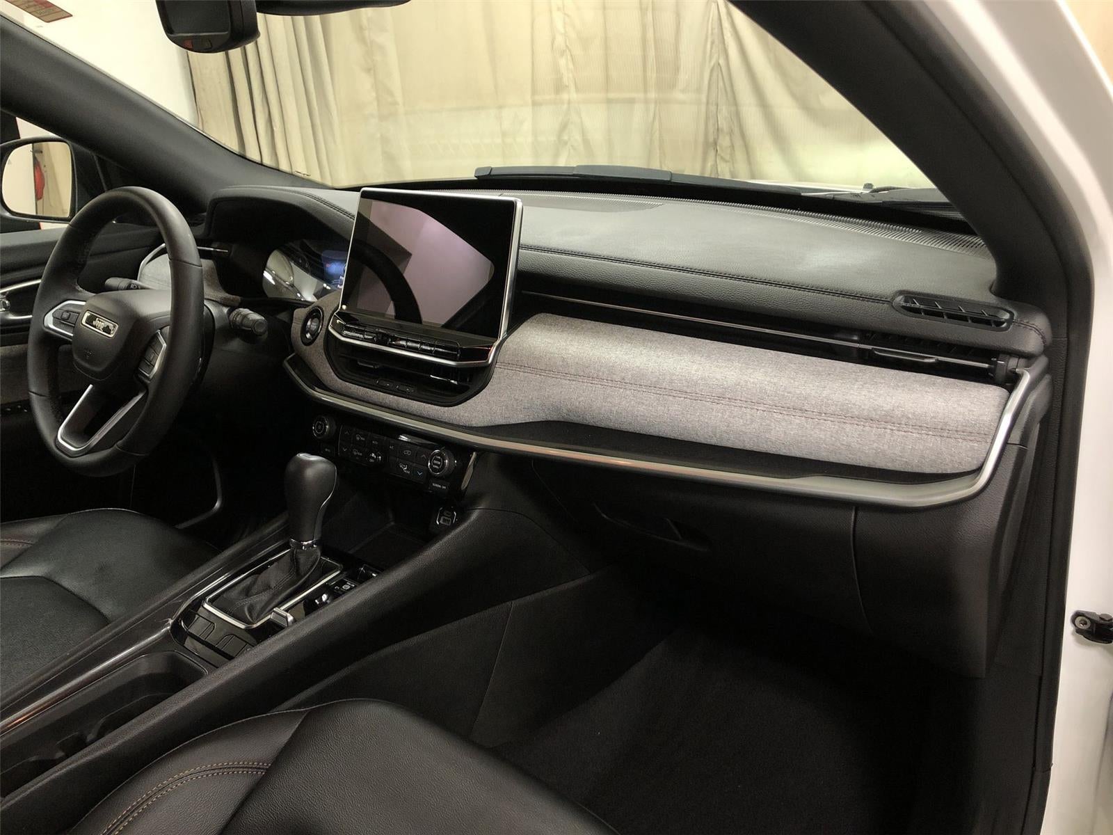 2024 Jeep Compass Latitude Lux FWD