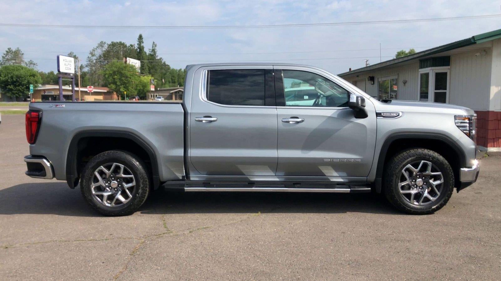 2024 GMC Sierra 1500 SLT