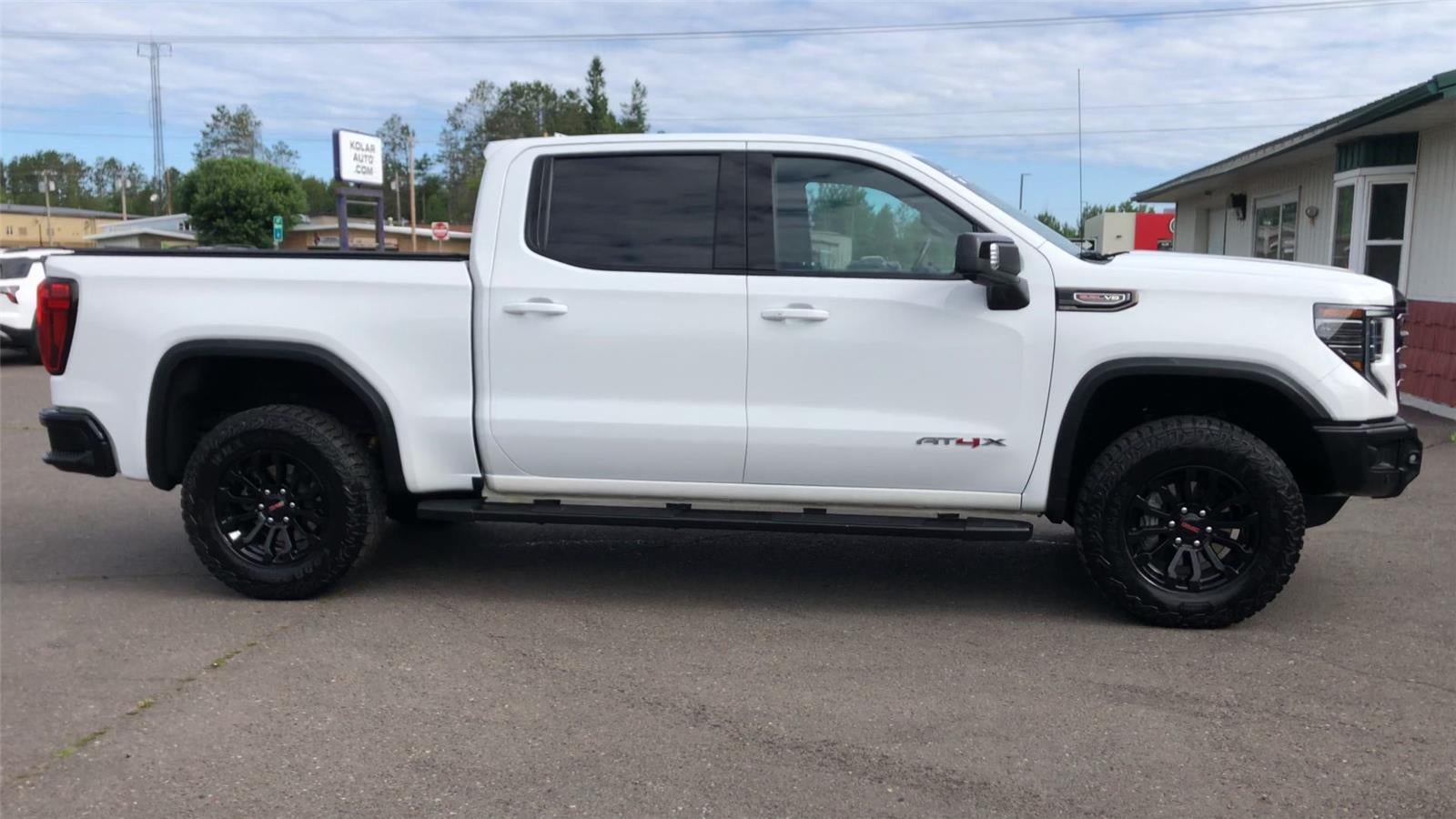 2023 GMC Sierra 1500 AT4X