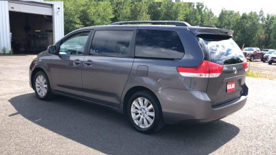 2014 Toyota Sienna LE 7 Passenger