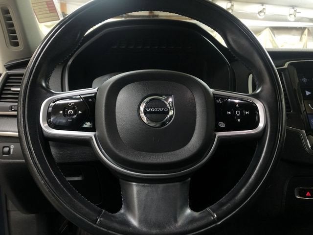 2020 Volvo XC90 Momentum