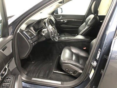 2020 Volvo XC90 Momentum