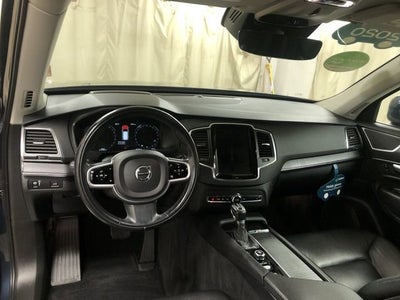 2020 Volvo XC90 Momentum