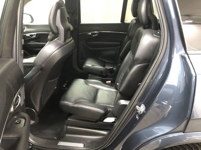 2020 Volvo XC90 Momentum